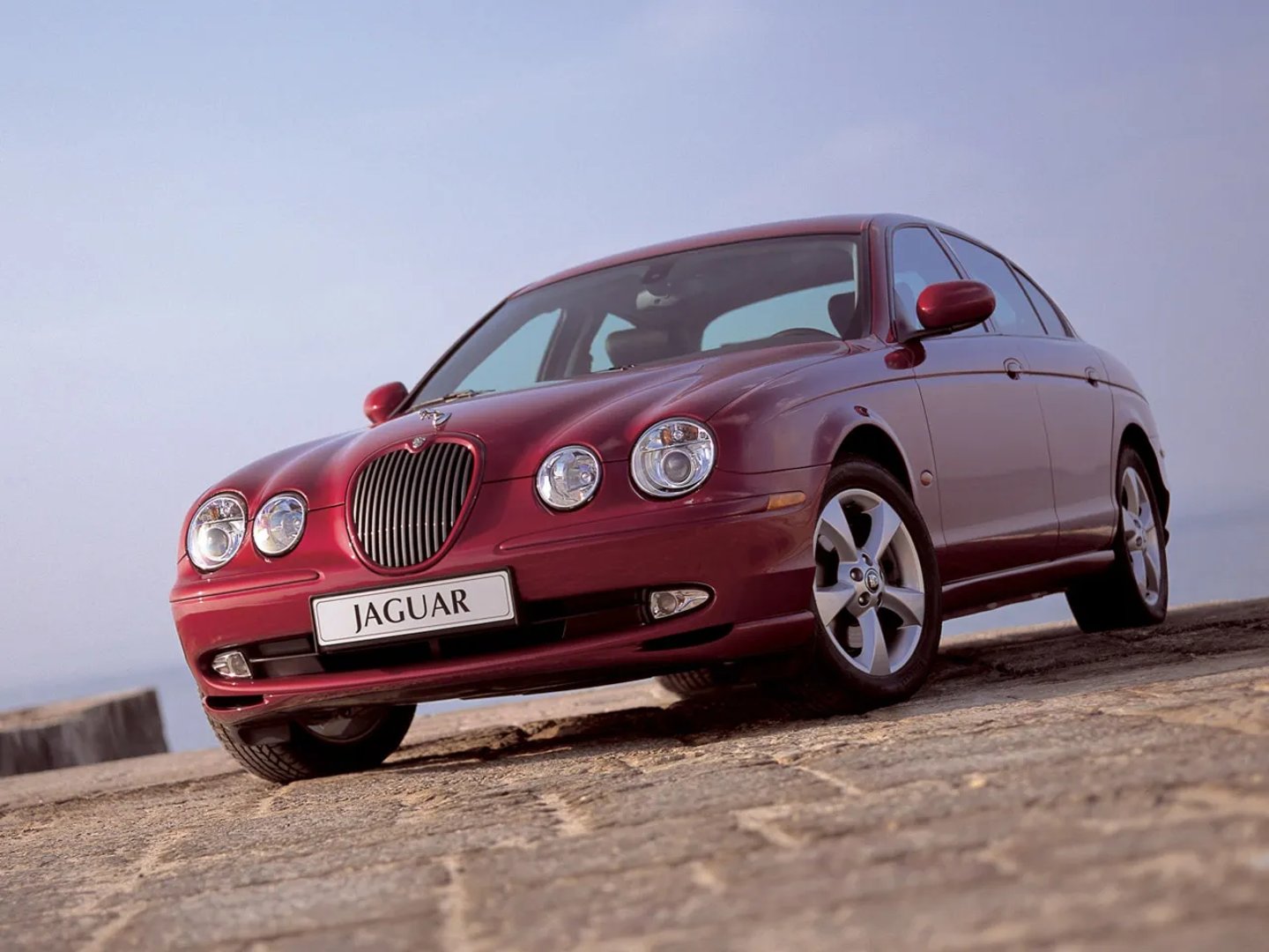 Jaguar_S-Type_1_generation__Sedan__7.jpg