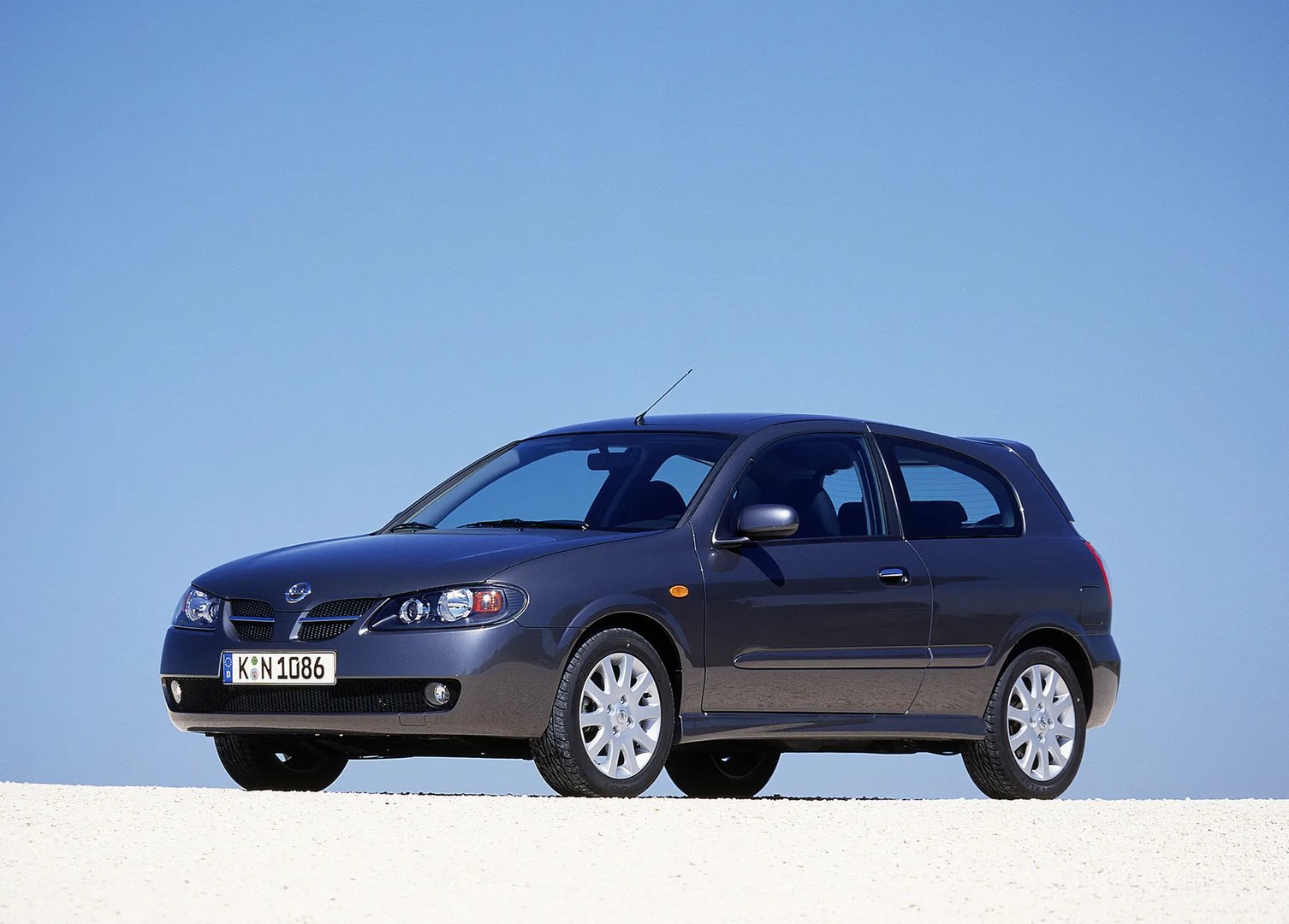 Nissan Almera 2 generation, restyling  Hatchback 3-door
