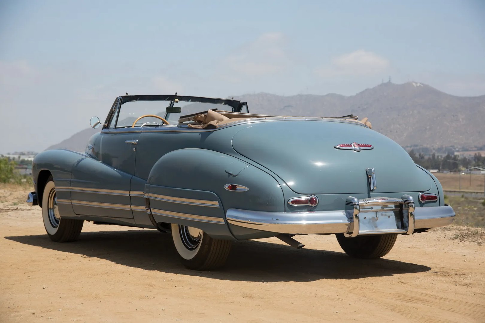 Buick_Super_1_generation__Cabrio__1.jpg