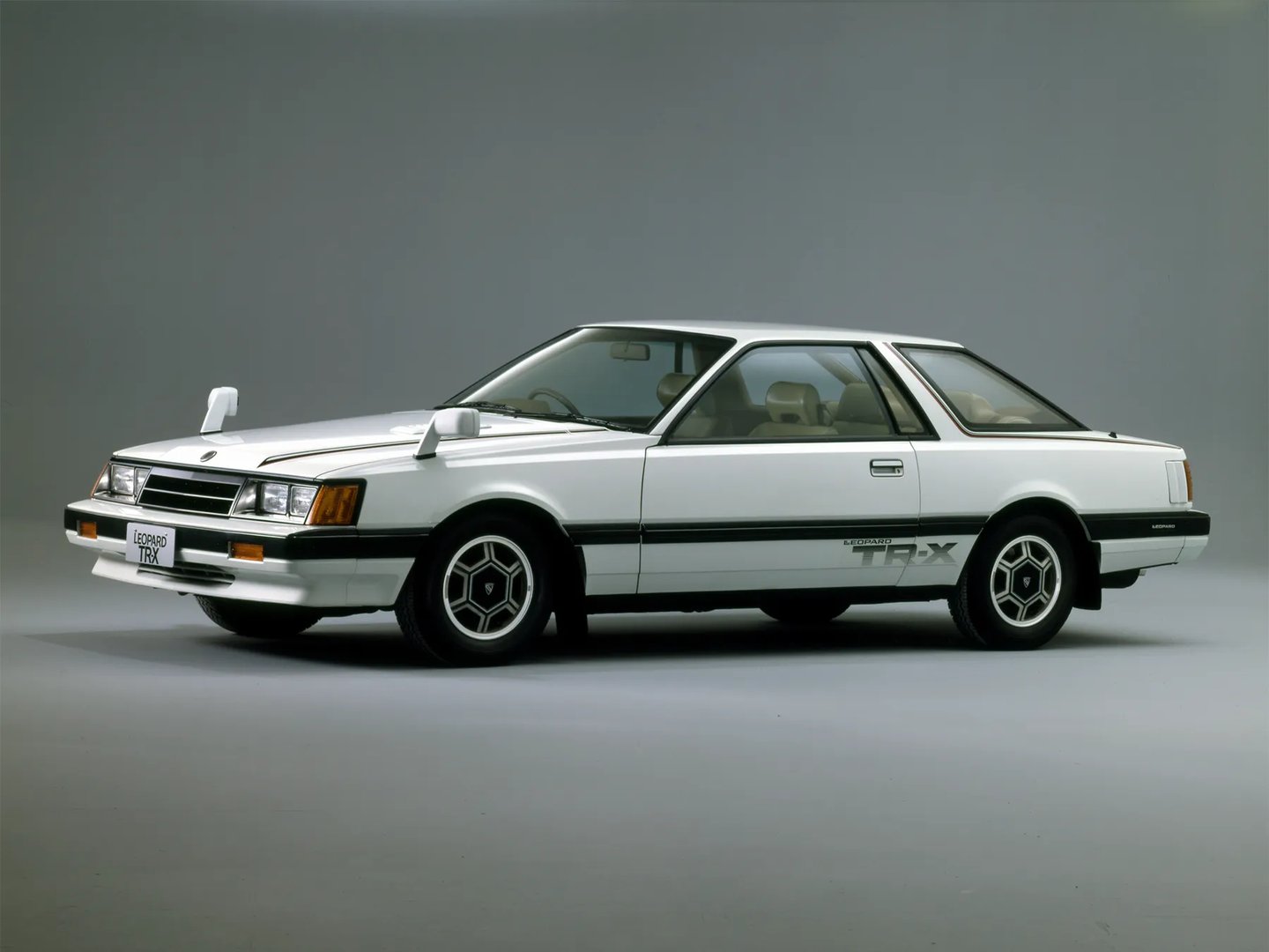 Nissan_Leopard_1_generation__Coupe__1.jpg