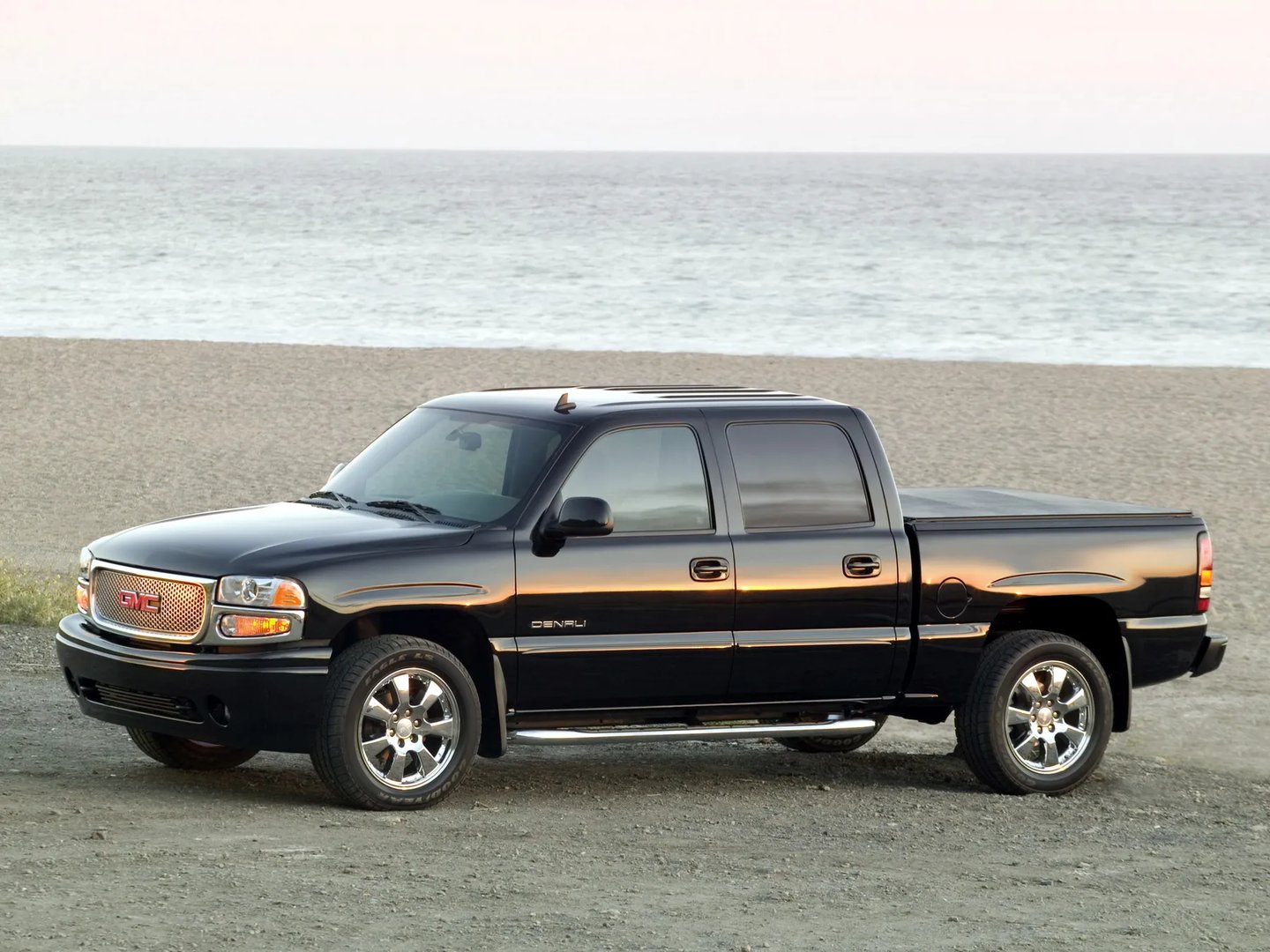 GMC_Sierra_1_generation__Pickup_double-cab__1.jpg