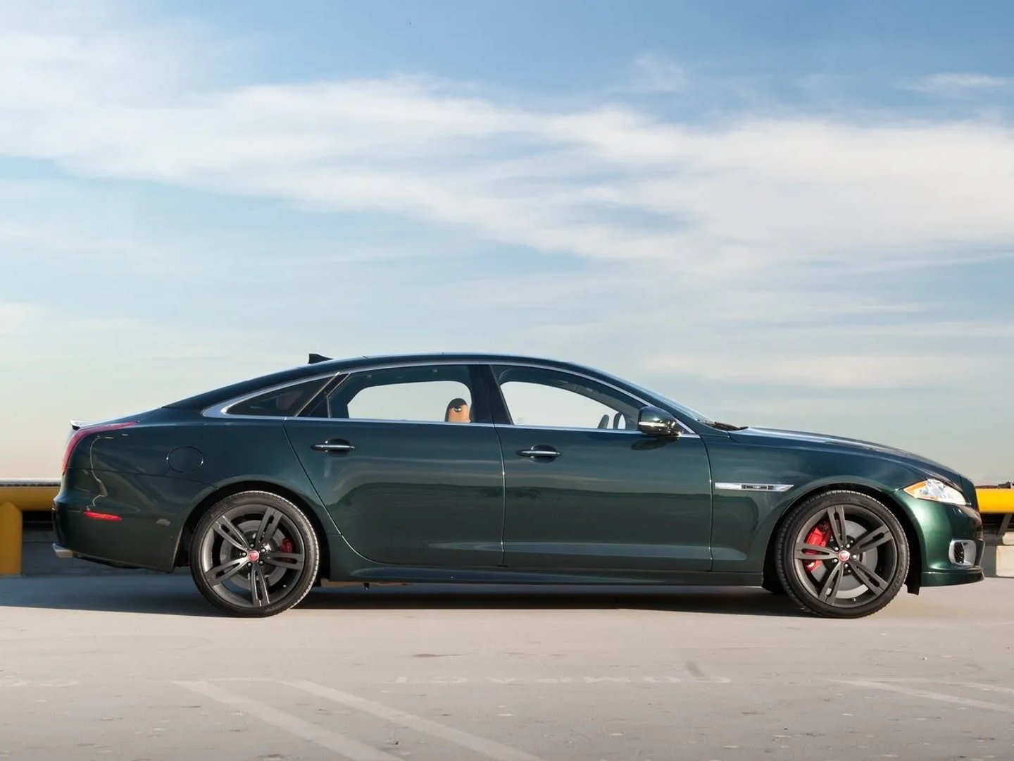 Jaguar_XJR_4_generation__Sedan_Long__2.jpg