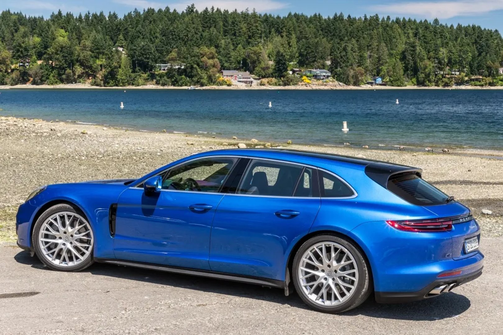 Porsche_Panamera_2_generation__Estate_5-door__8.jpg