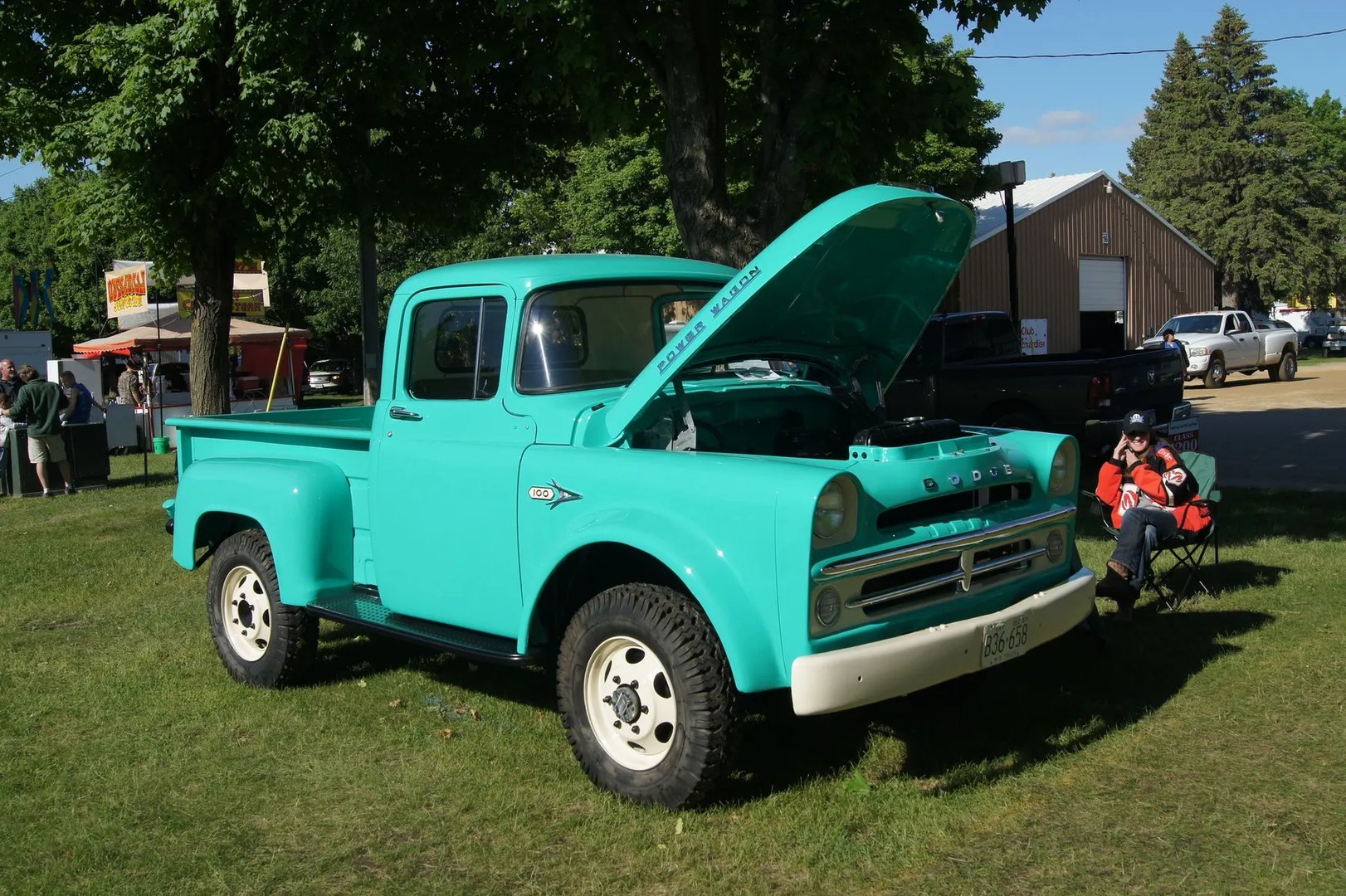 Dodge_K-6-W300_Power_Giants_1_generation__Pickup__4.jpg