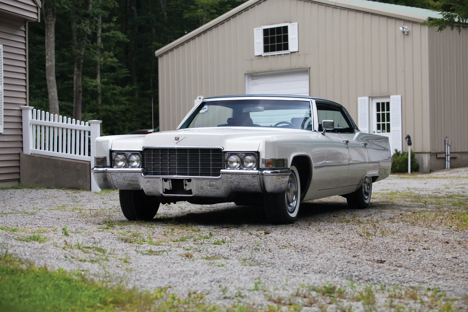 Cadillac_DeVille_3_generation__Sedan_Hardtop__9.jpg