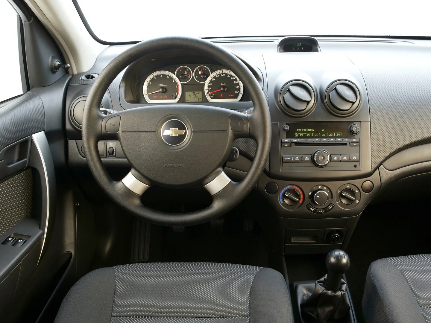 Chevrolet_Aveo_1_generation_restyling__Sedan__11.jpg