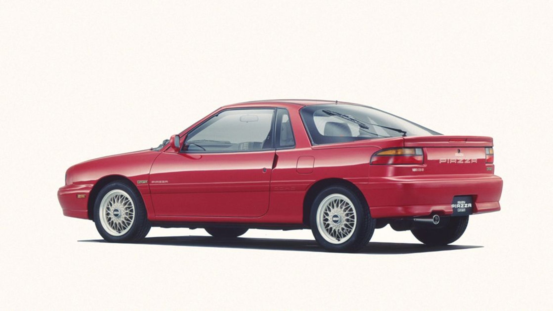 isuzu_Piazza_2_generation__Hatchback_3-door__1.jpg
