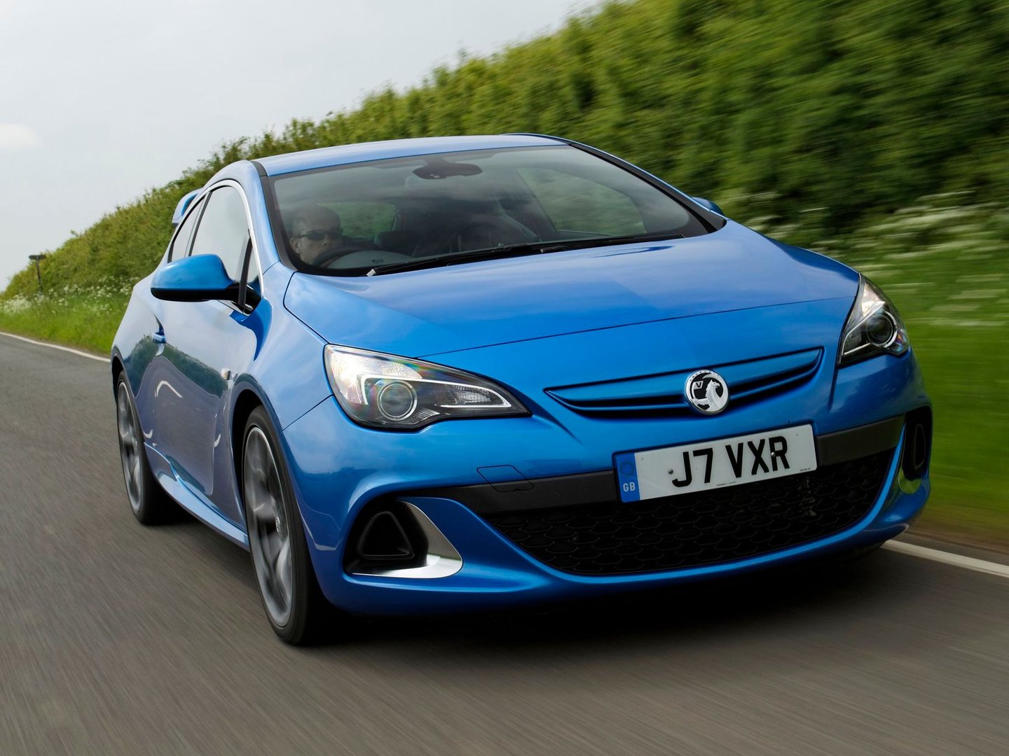 vauxhall_Astra_6_generation__Hatchback_3-door__4.jpg