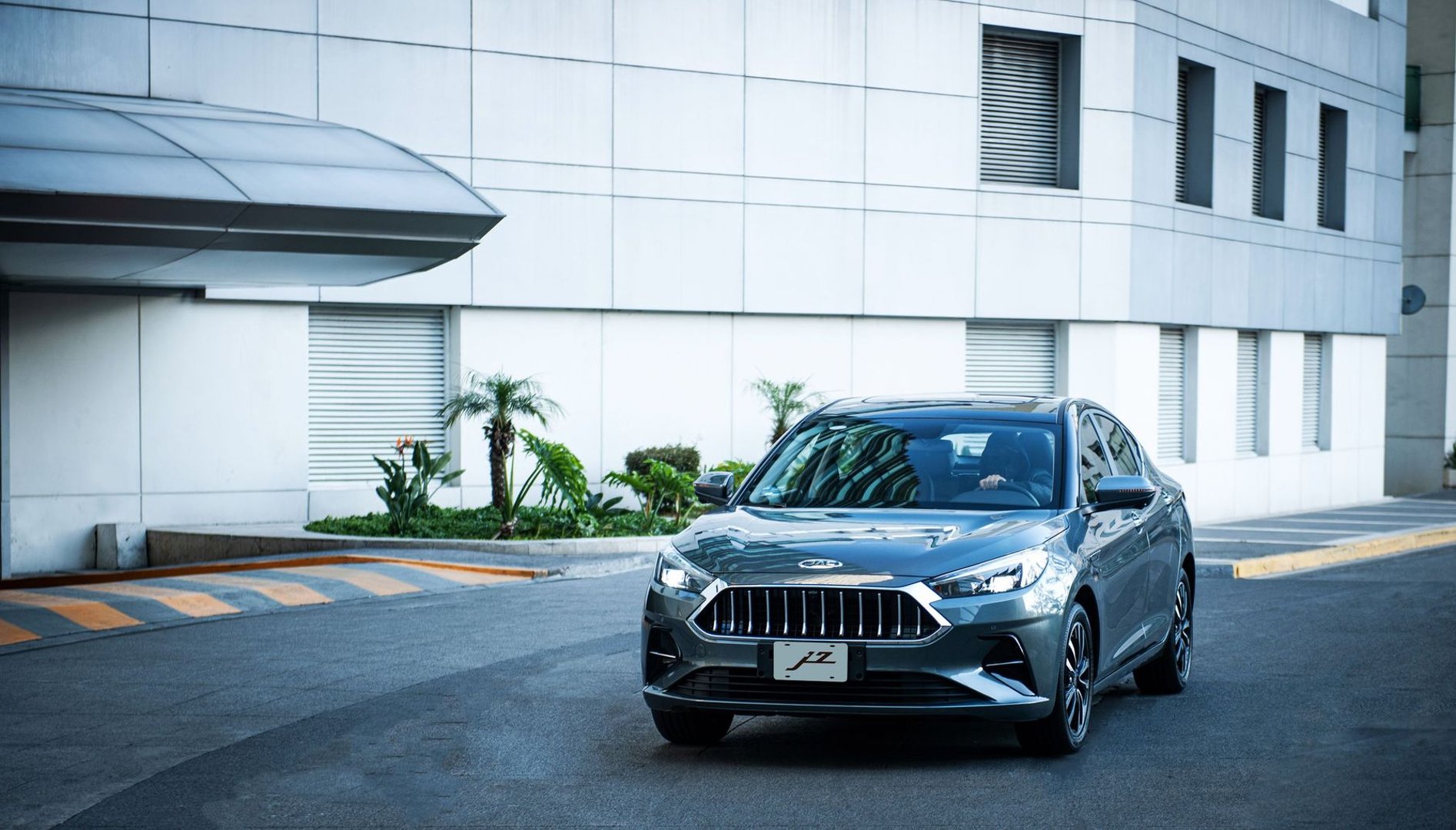 jac_J7_1_generation__Sedan__24.jpg
