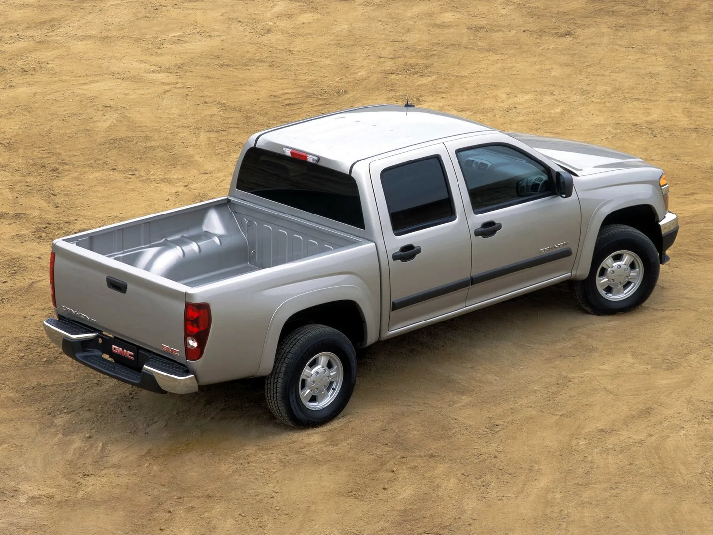 GMC_Canyon_1_generation__Pickup_double-cab__2.jpg