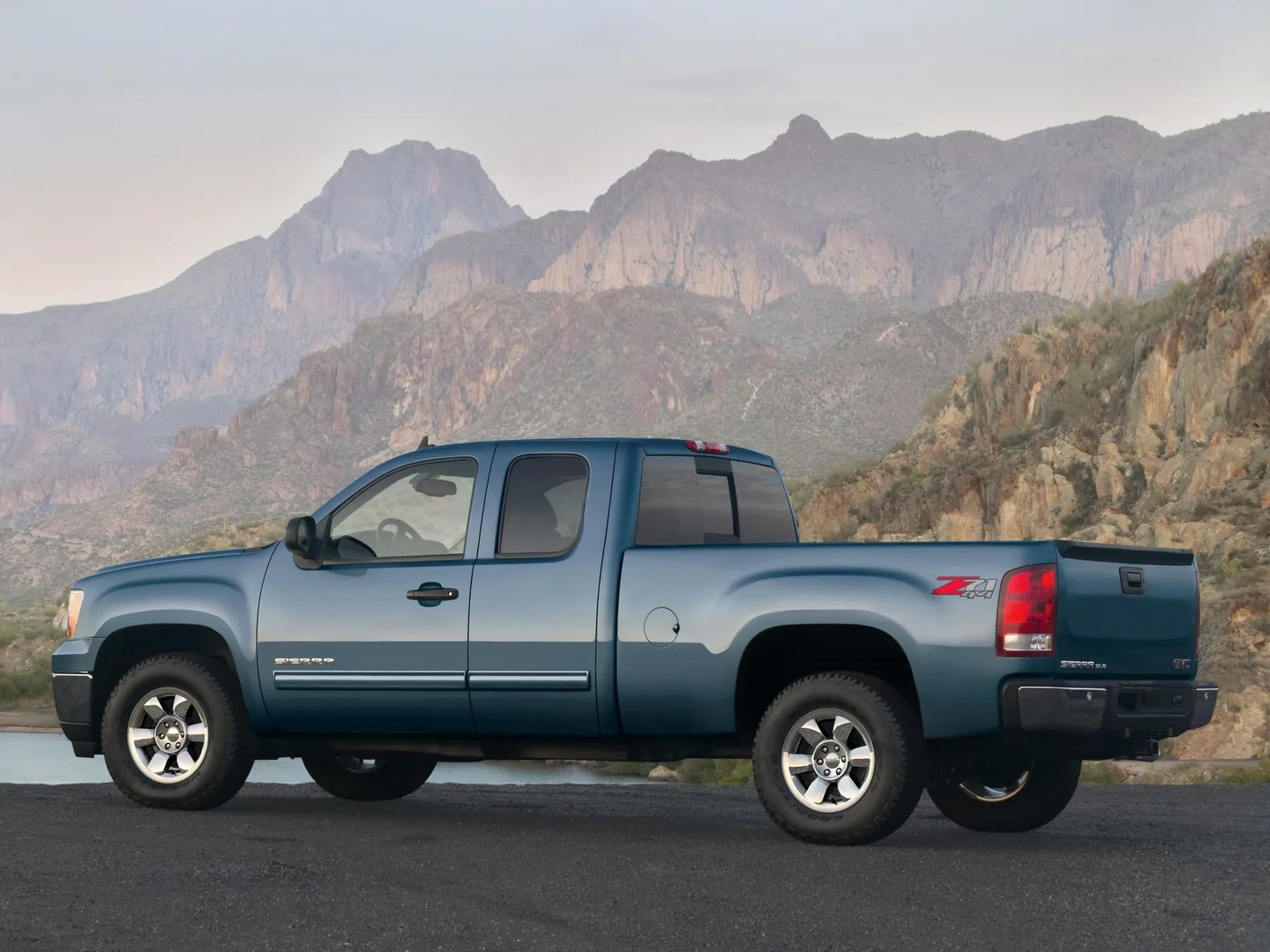 GMC_Sierra_2_generation__Pickup_1.5-cab__5.jpg