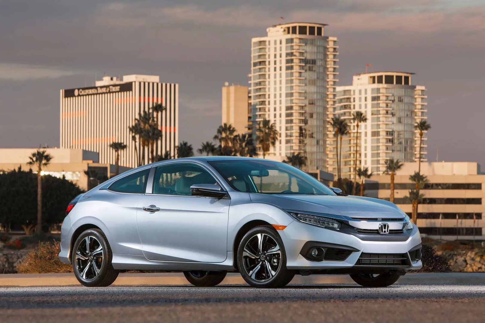 Honda_Civic_10_generation__Coupe__6.jpg