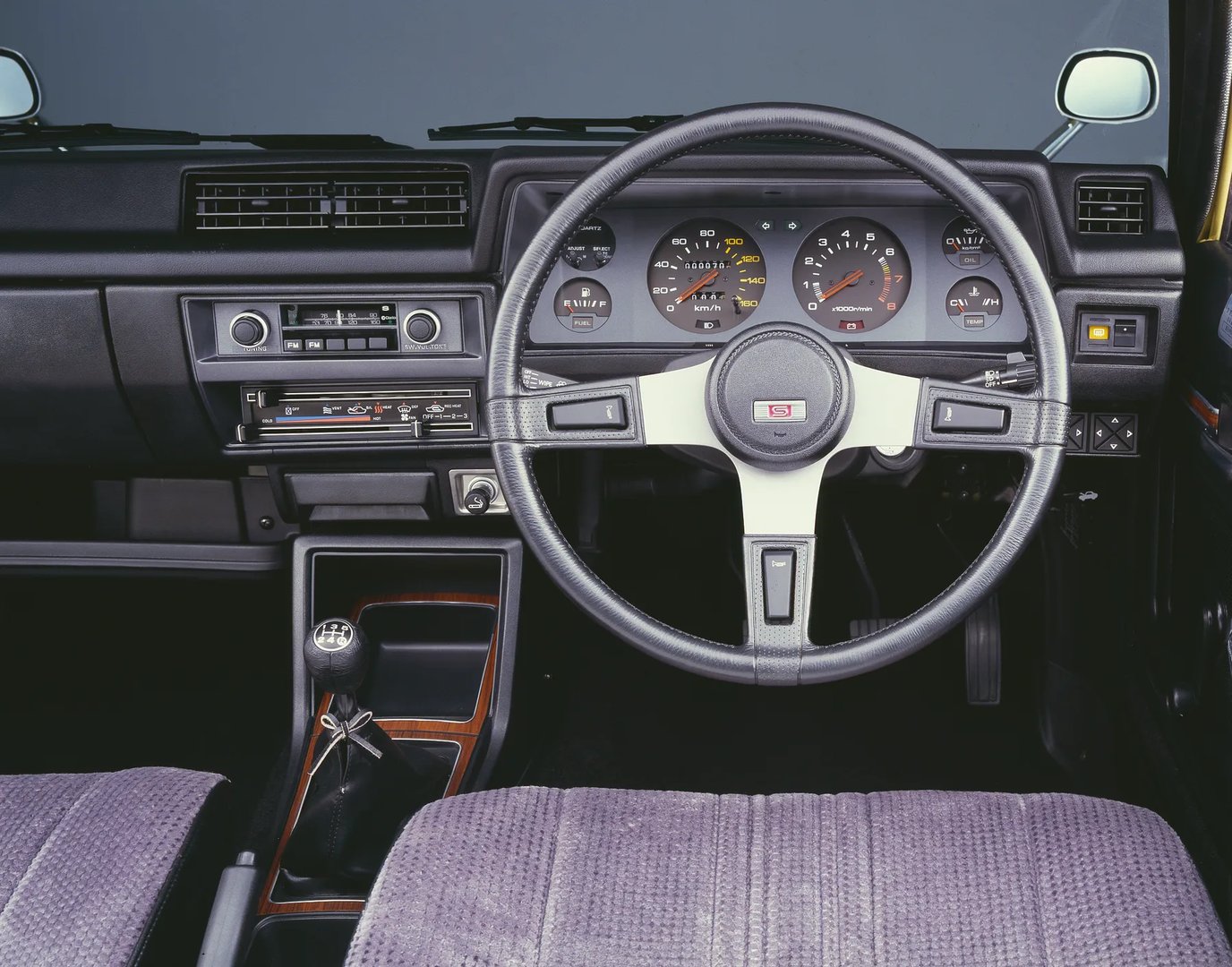 Nissan_Sunny_4_generation__Estate_5-door__9.jpg