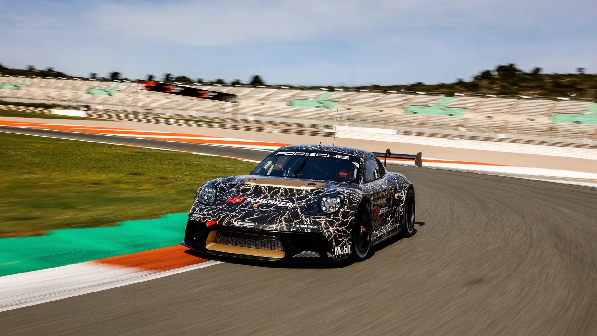 Porsche_718_Cayman_GT4_ePerformance_1_generation__Coupe__6.jpg