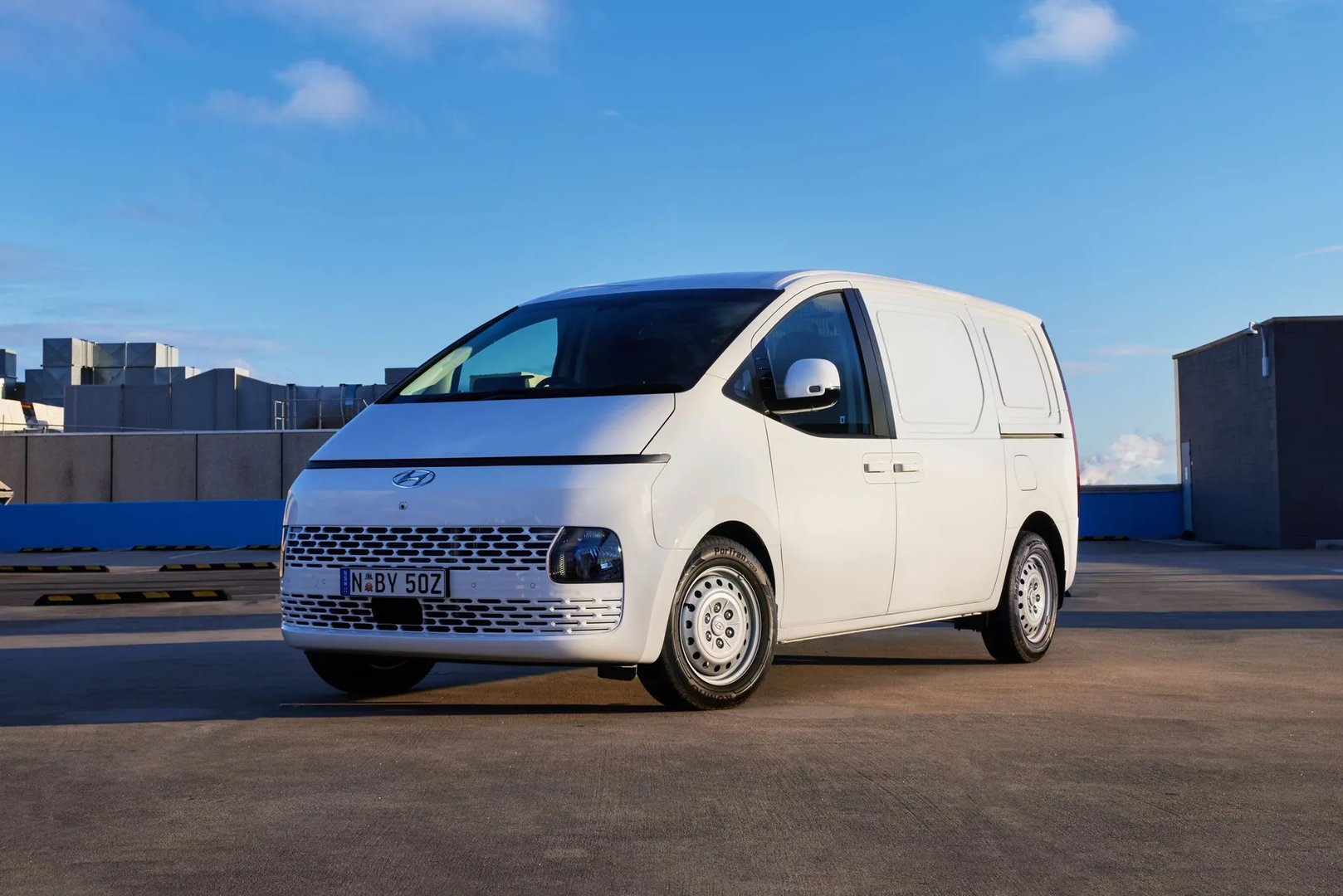 Hyundai_Staria_1_generation__Van__10.jpg