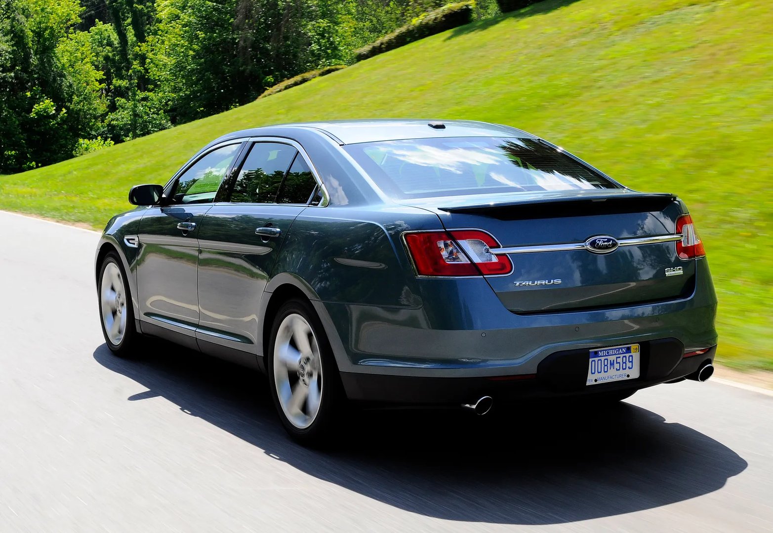 Ford_Taurus_6_generation__Sedan__4.jpg