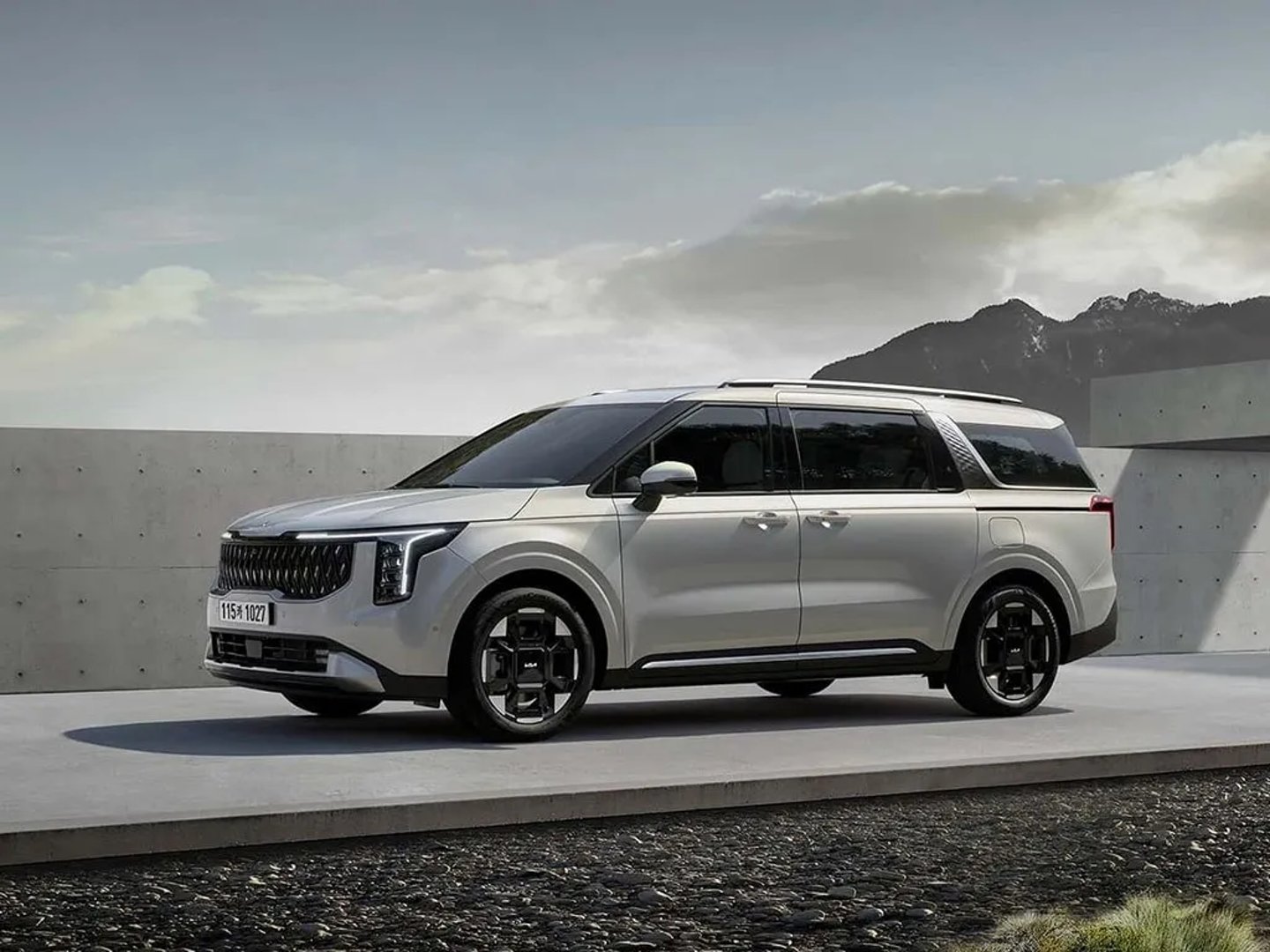4 generation, restyling 