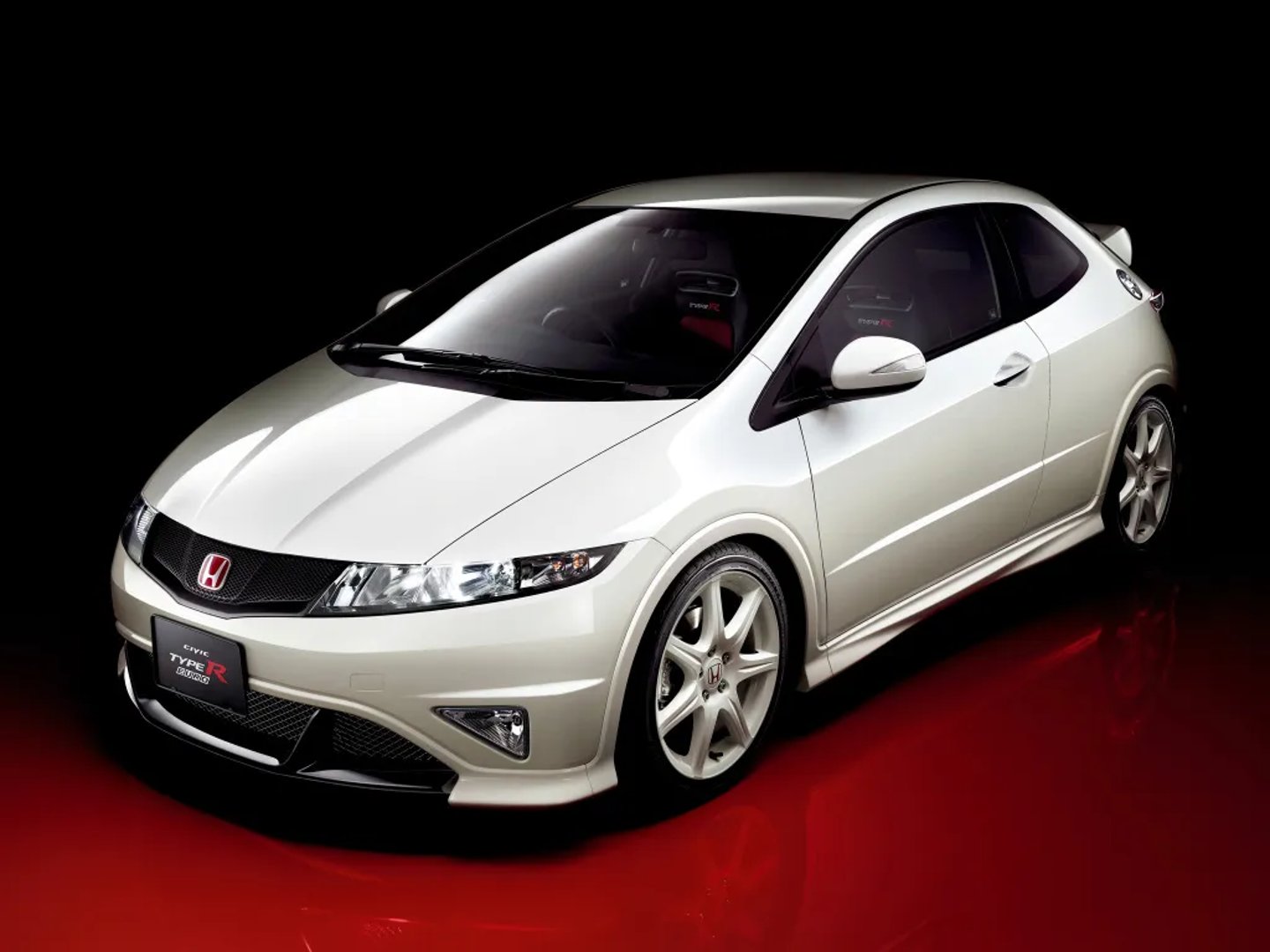 Honda_Civic_Type_R_8_generation_restyling__Hatchback_3-door__5.jpg