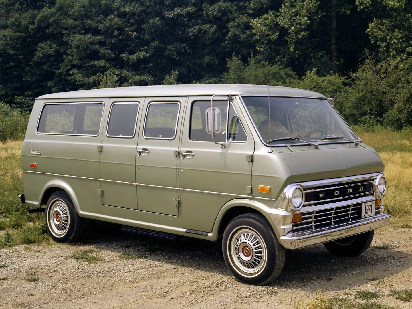 —  Minivan