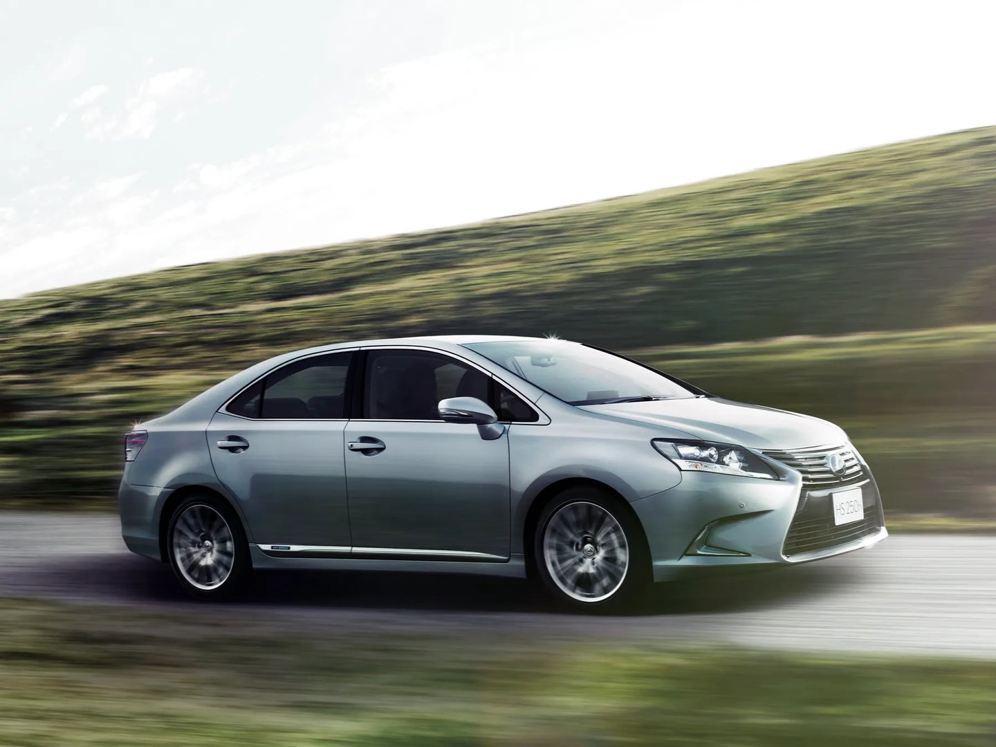 Lexus_HS_1_generation_restyling__Sedan__1.jpg