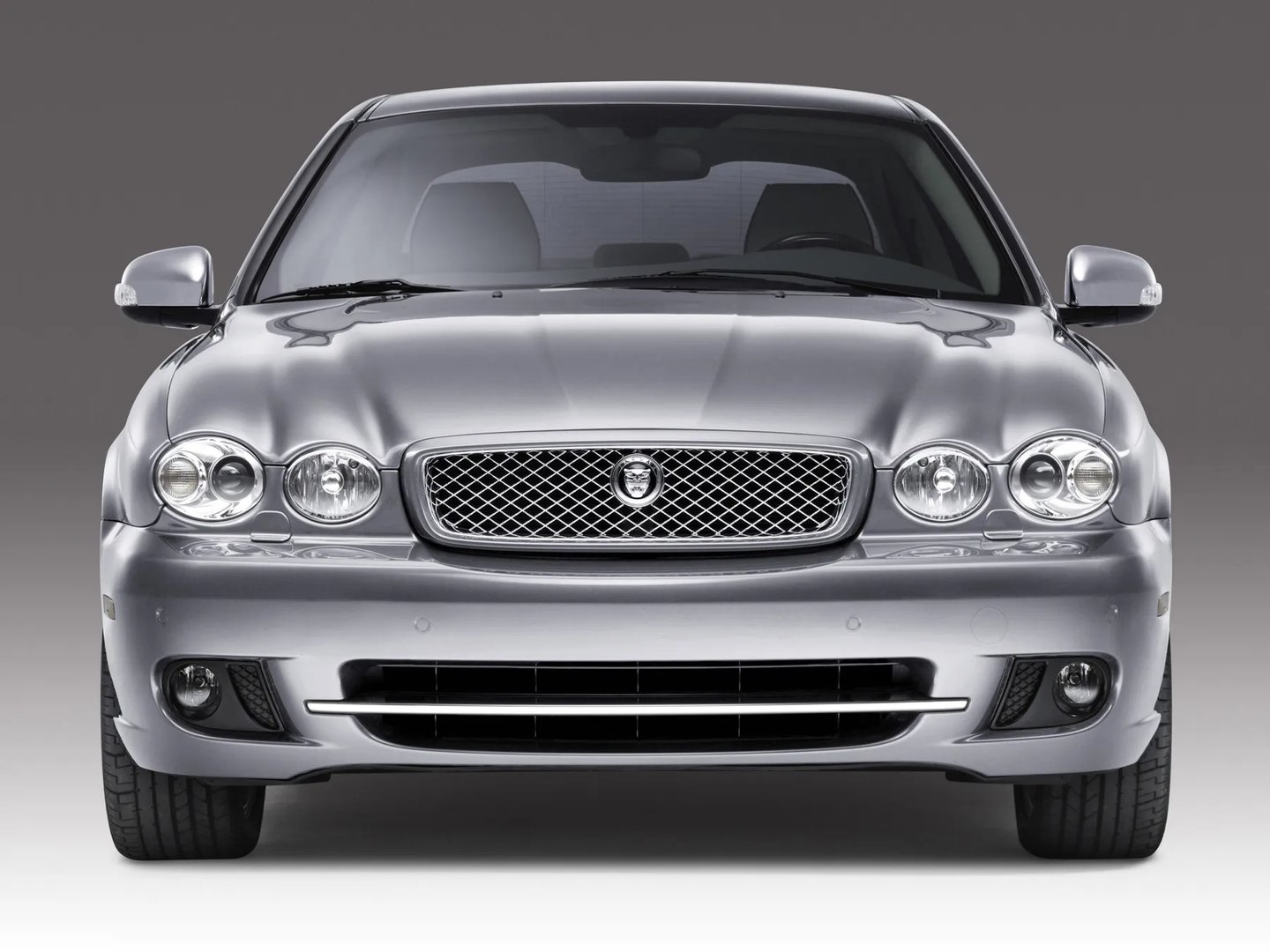 Jaguar_X-Type_1_generation_restyling__Sedan__1.jpg