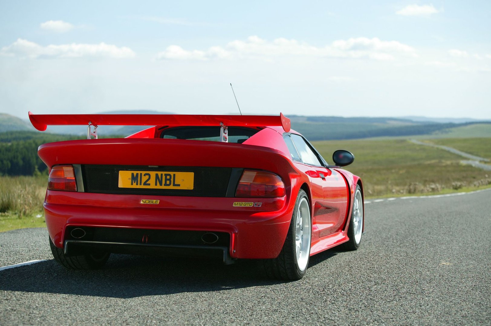 noble_M12_GTO_1_generation__Coupe__18.jpg