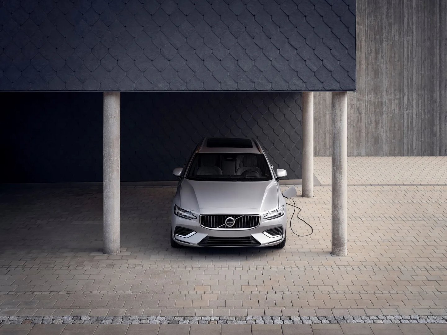 Volvo_V60_2_generation_restyling_1__Estate_5-door__7.jpg