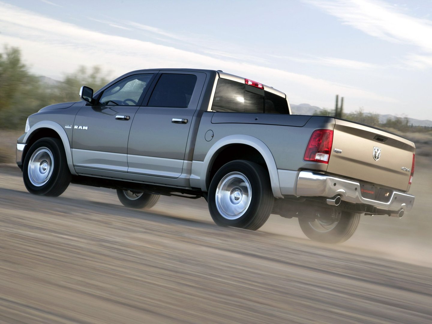 ram_1500_Classic_4_generation__Pickup_double-cab__27.jpg