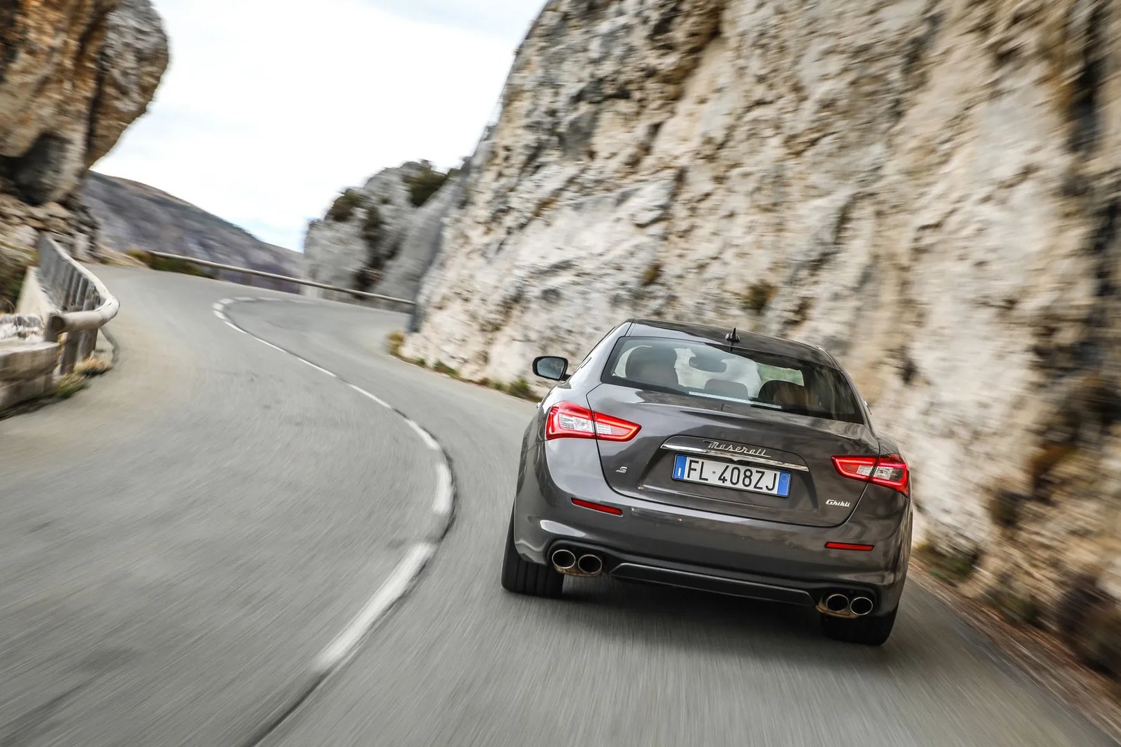 Maserati_Ghibli_3_generation_restyling__Sedan__7.jpg