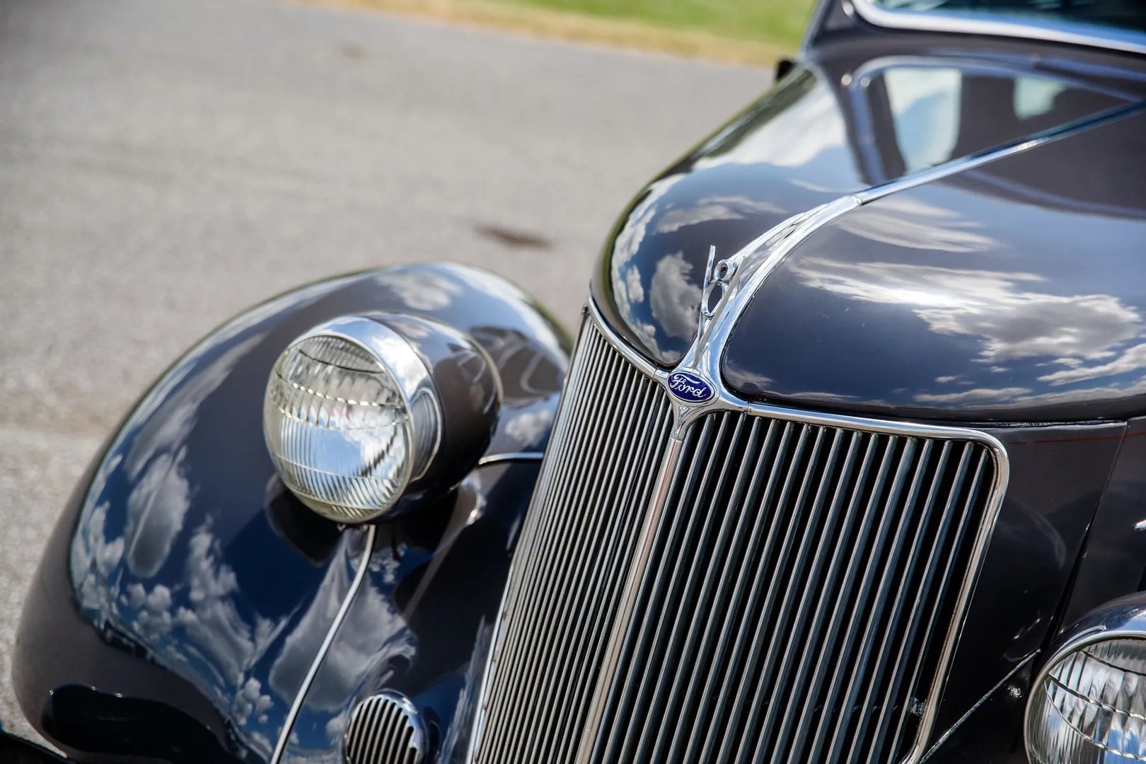 Ford_V8_2_generation__Sedan__5.jpg