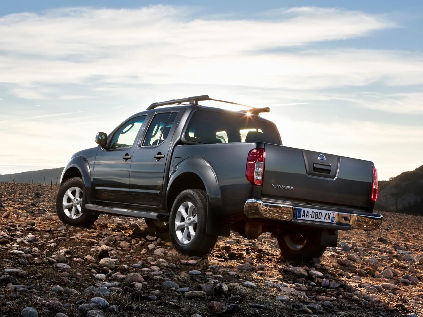 Nissan_Navara_3_generation_restyling__Pickup_double-cab__8.jpg