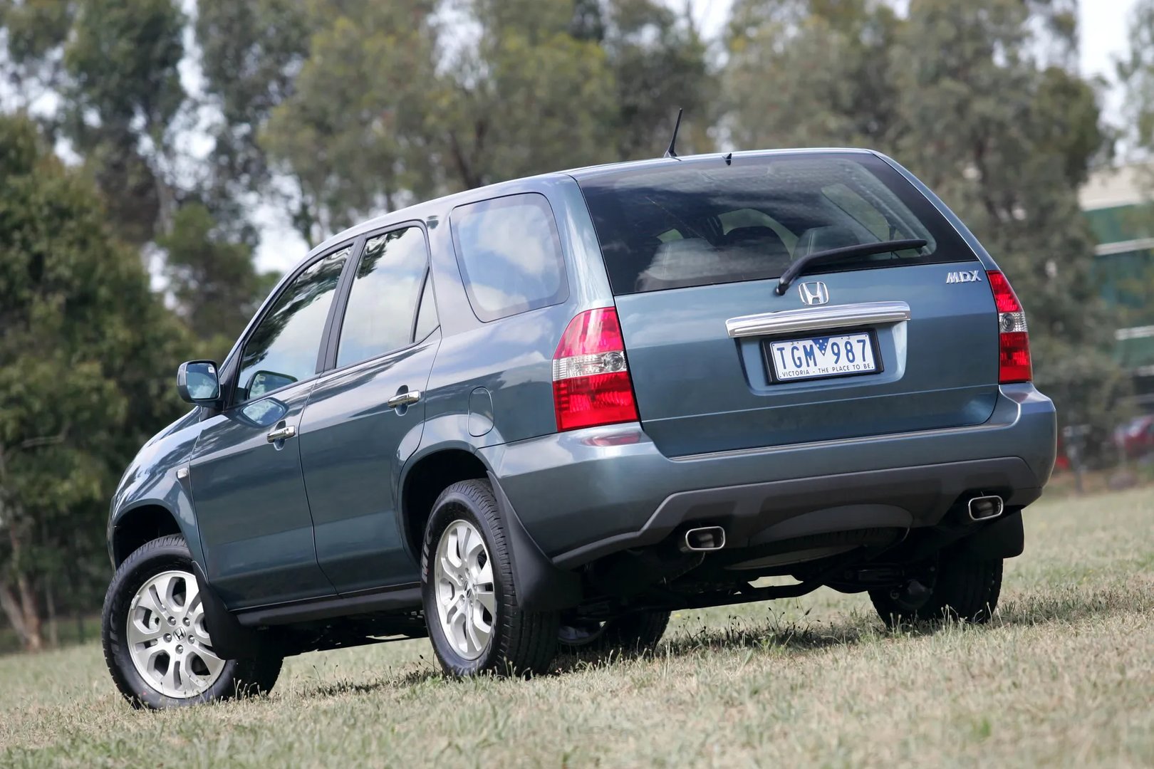 Honda_MDX_1_generation__SUV_5-doors__3.jpg