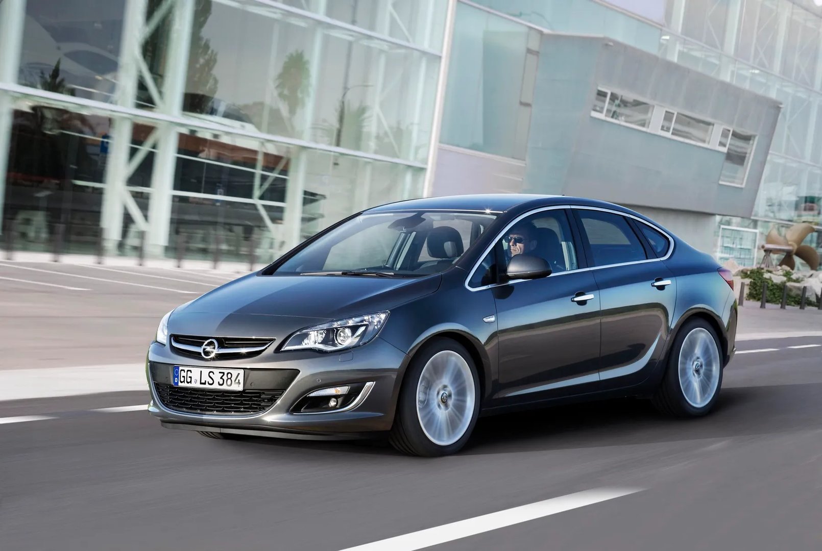Opel_Astra_4_generation_restyling__Sedan__10.jpg