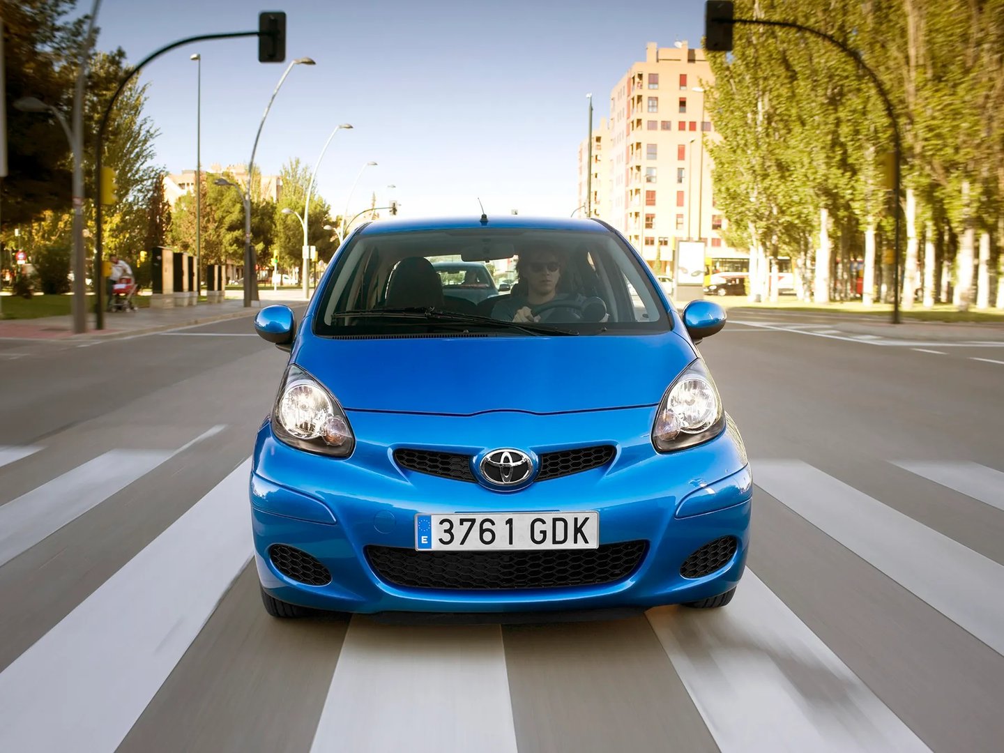 Toyota_Aygo_1_generation_restyling__Mini_5-doors__8.jpg