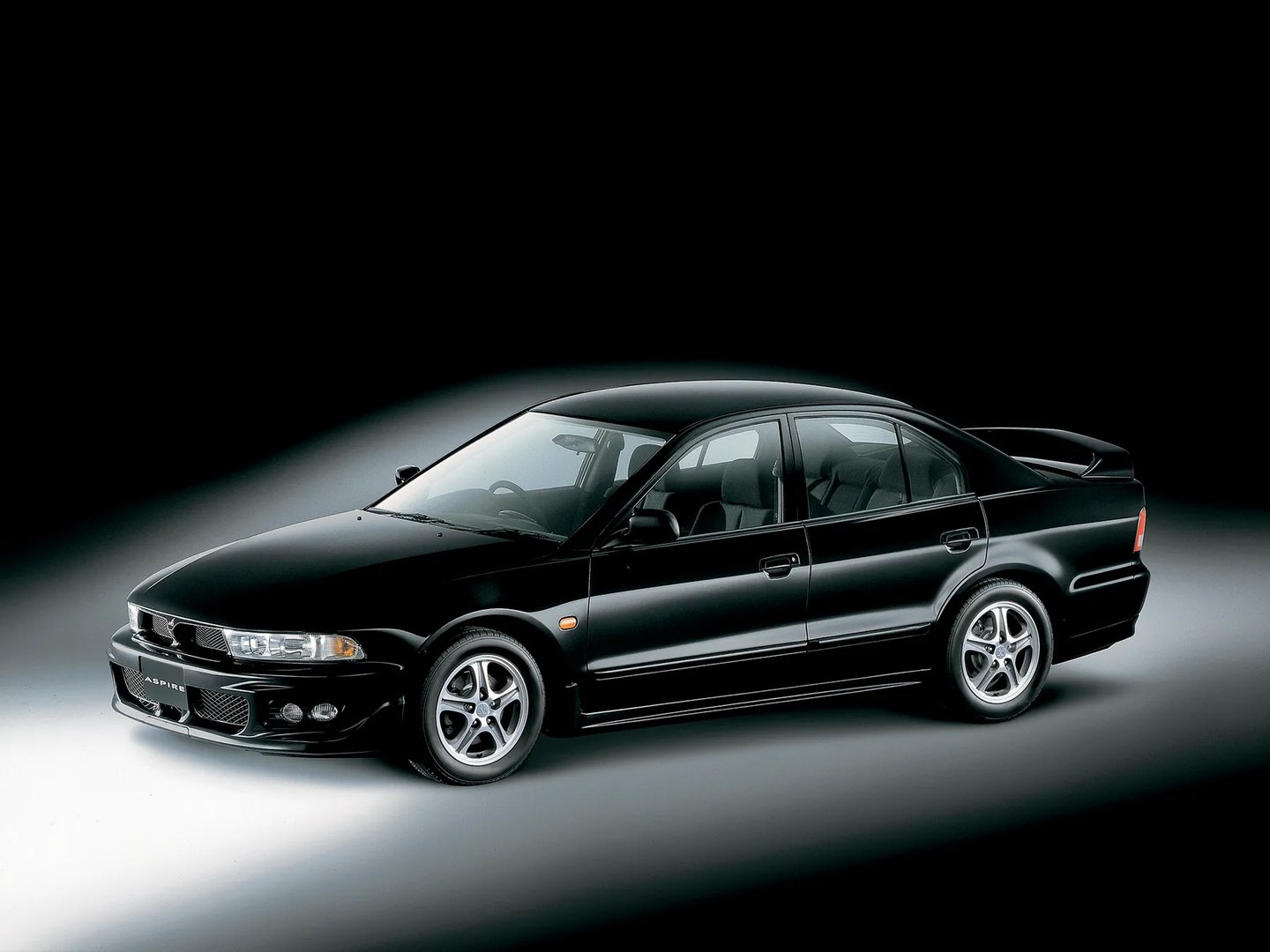 Mitsubishi_Aspire_1_generation__Sedan__2.jpg