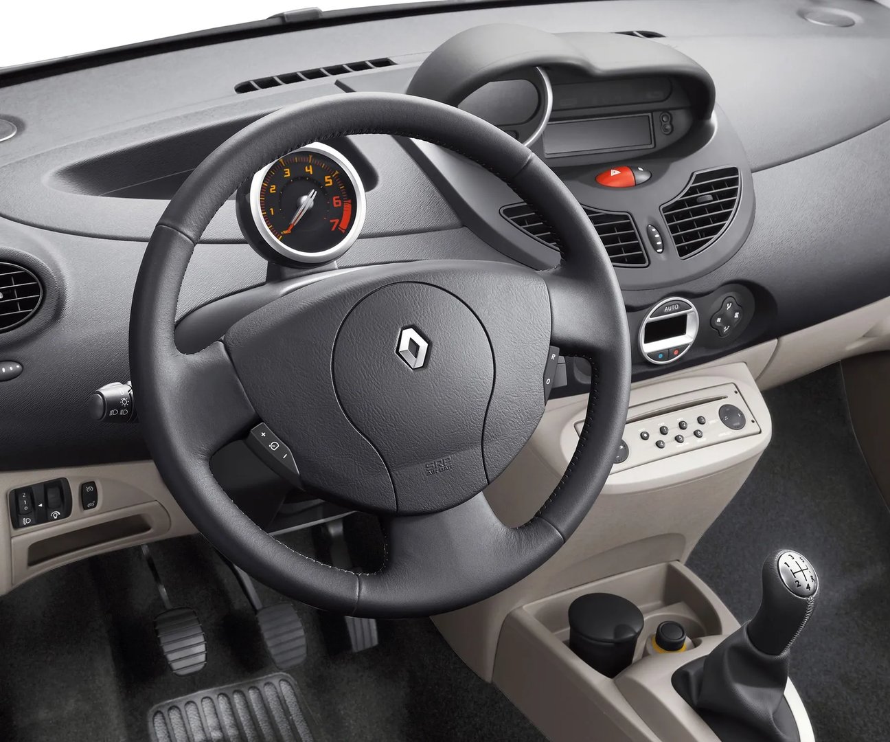 Renault_Twingo_2_generation__Mini_3-doors__10.jpg