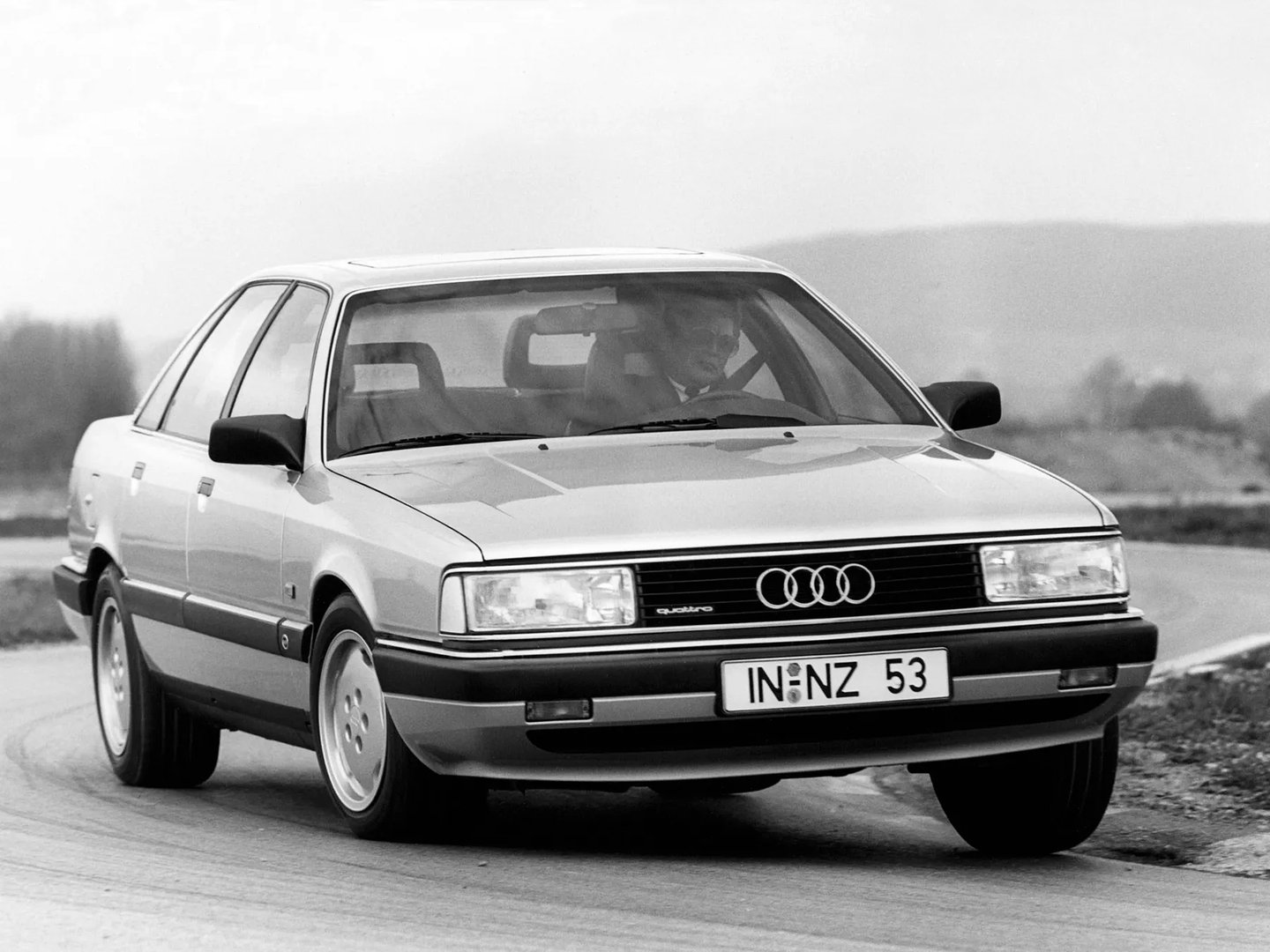 Audi_200_2_generation_restyling__Sedan__8.jpg