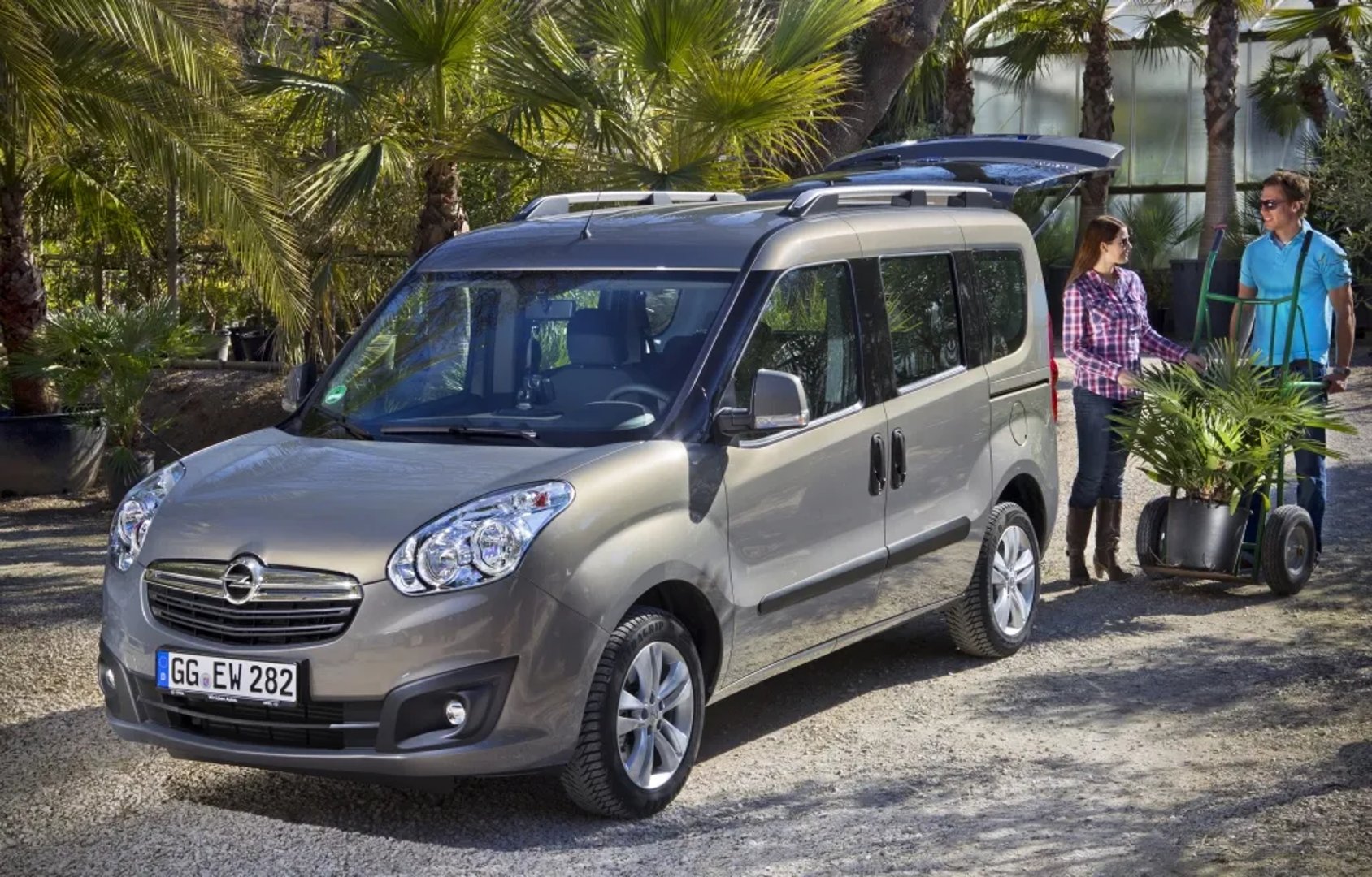 Opel_Combo_4_generation__Compact_Van__12.jpg