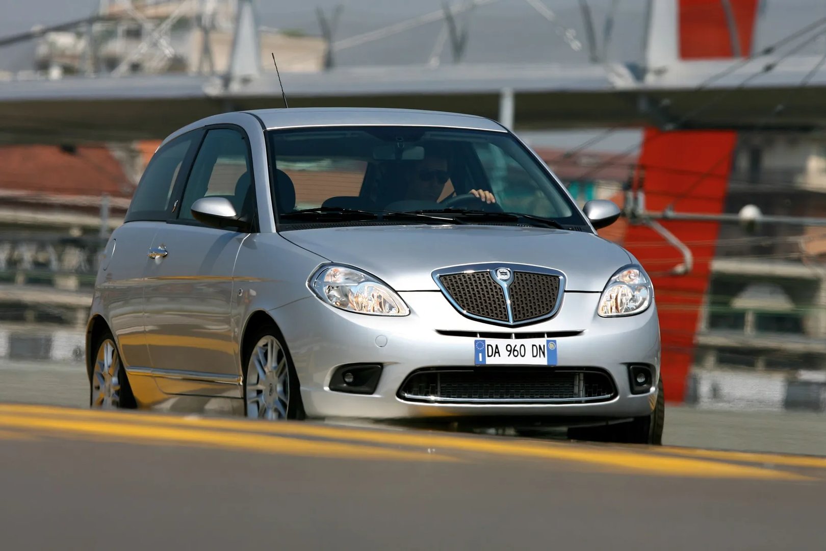 Lancia_Ypsilon_2_generation_restyling__Mini_3-doors__7.jpg