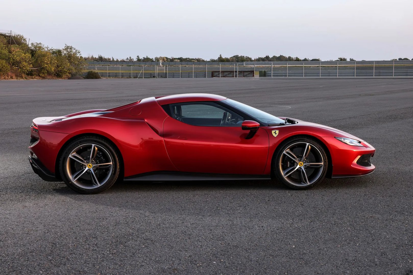 Ferrari_296_GTB_1_generation__Coupe__4.jpg