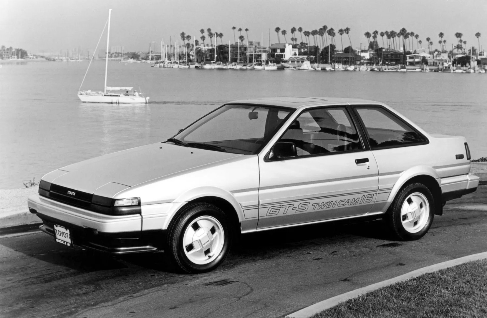 Toyota_Corolla_5_generation__Coupe__3.jpg