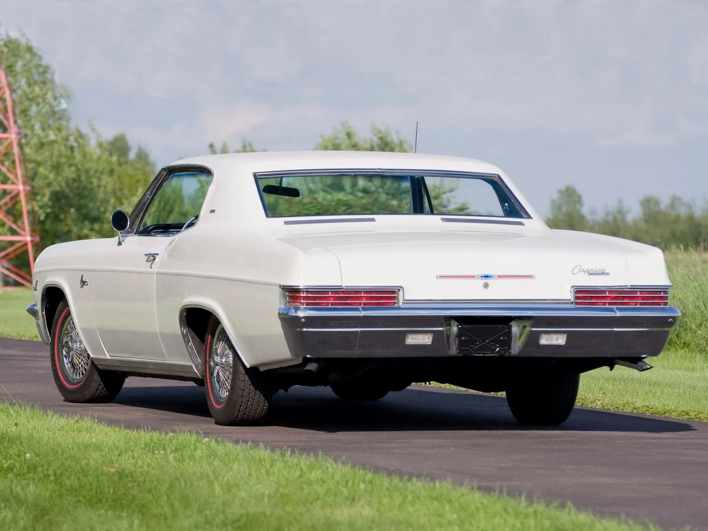 Chevrolet_Caprice_1_generation__Coupe__1.jpg