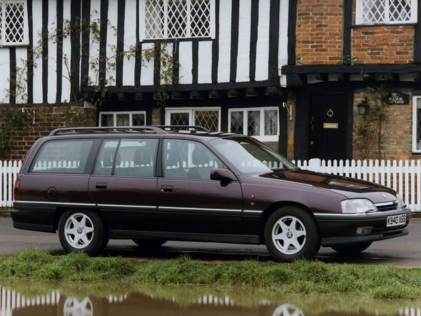 vauxhall_Carlton_1_generation__Estate_5-door__1.jpg