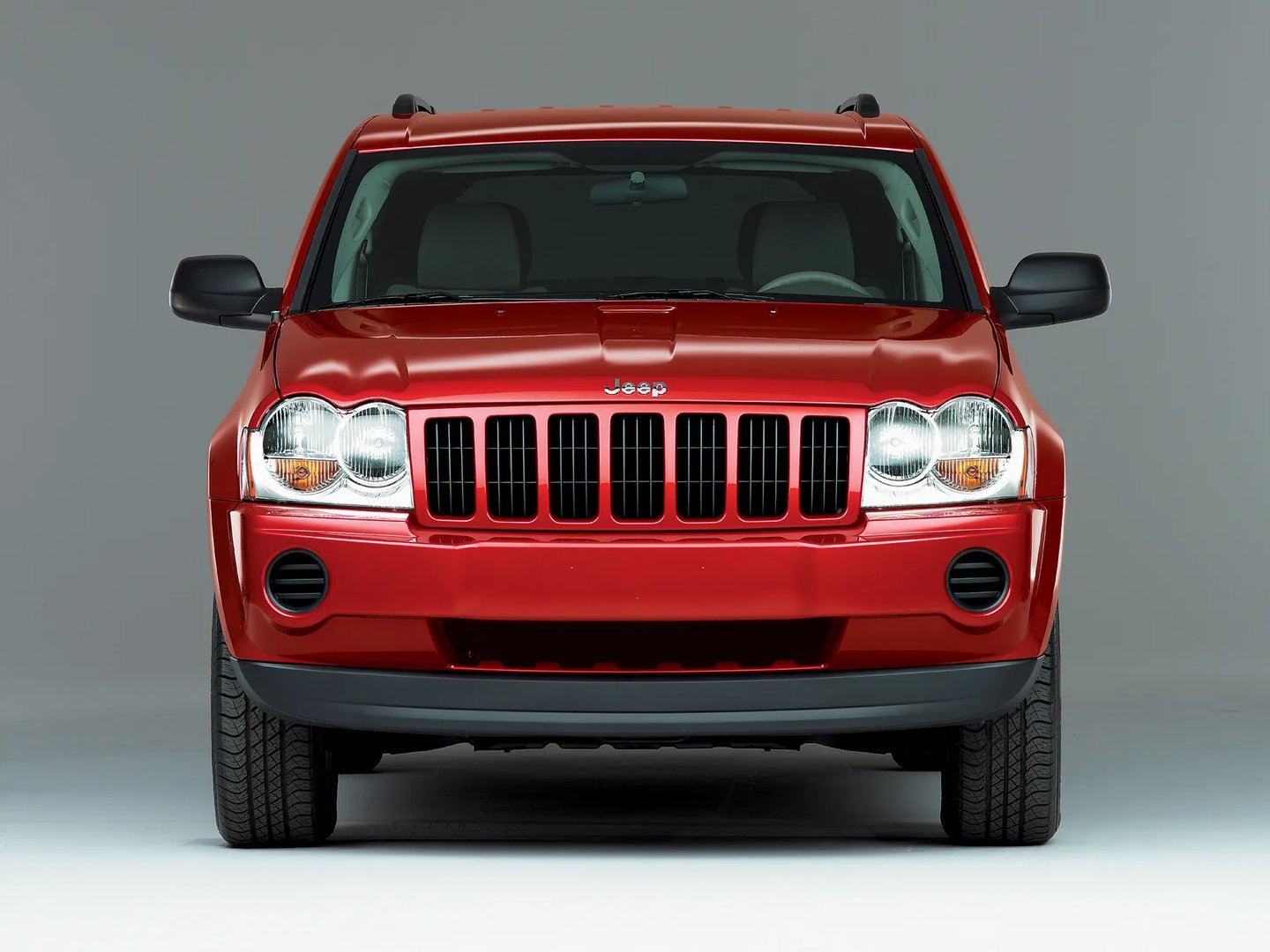 Jeep_Grand_Cherokee_3_generation__SUV_5-doors__4.jpg