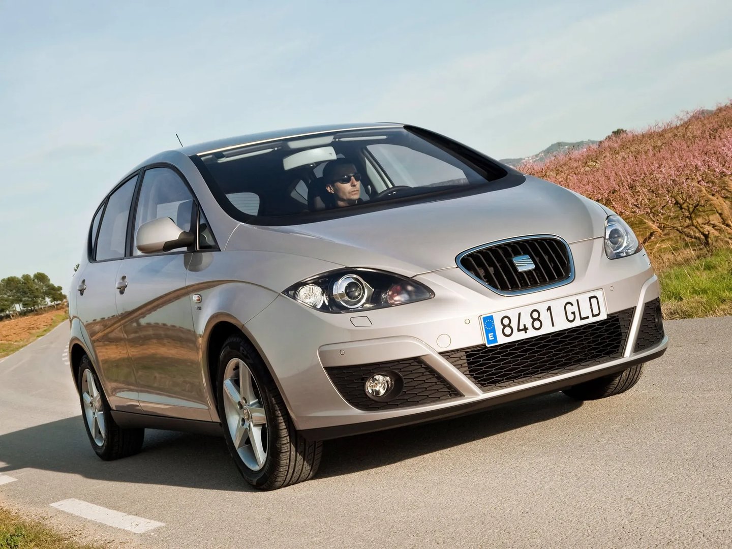 1 generation, restyling 