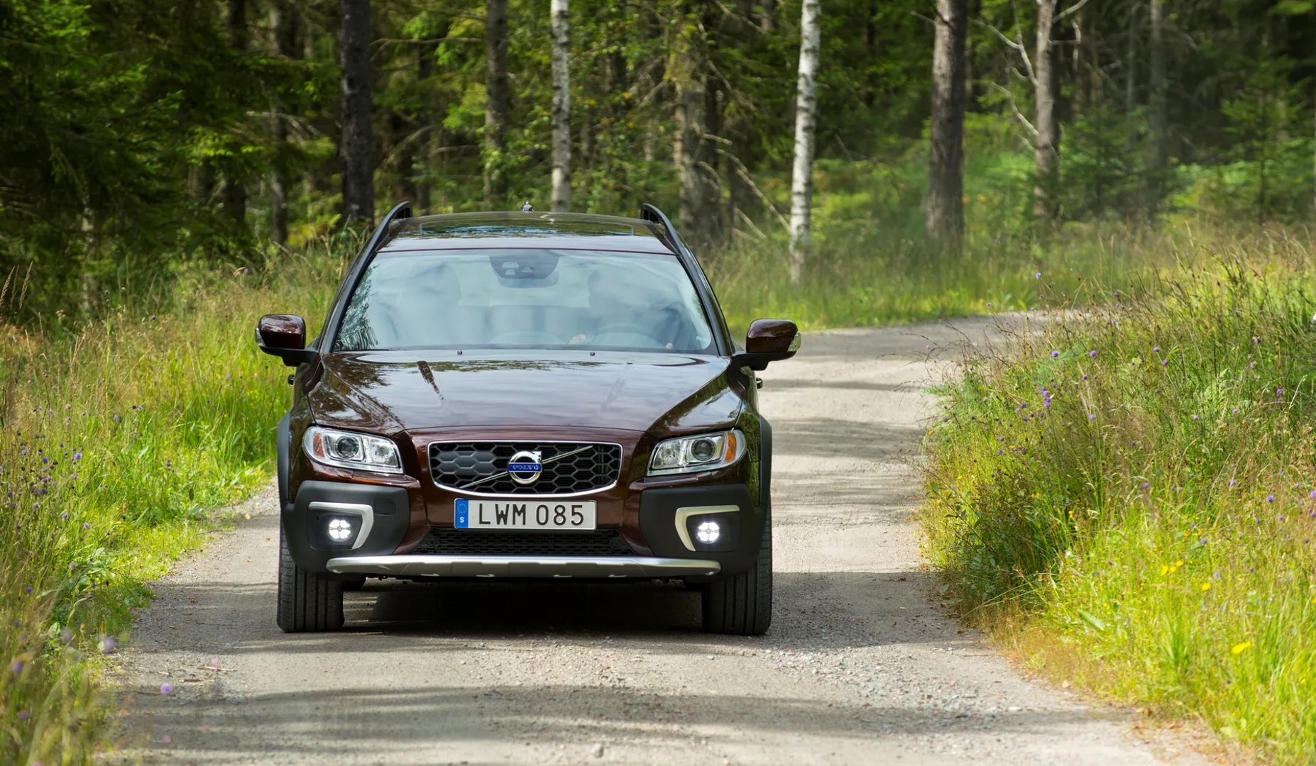 Volvo_XC70_2_generation_restyling__Estate_5-door__9.jpg