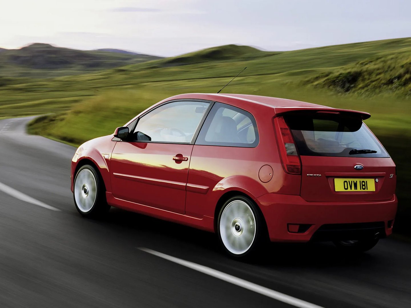 Ford_Fiesta_ST_5_generation__Mini_3-doors__10.jpg