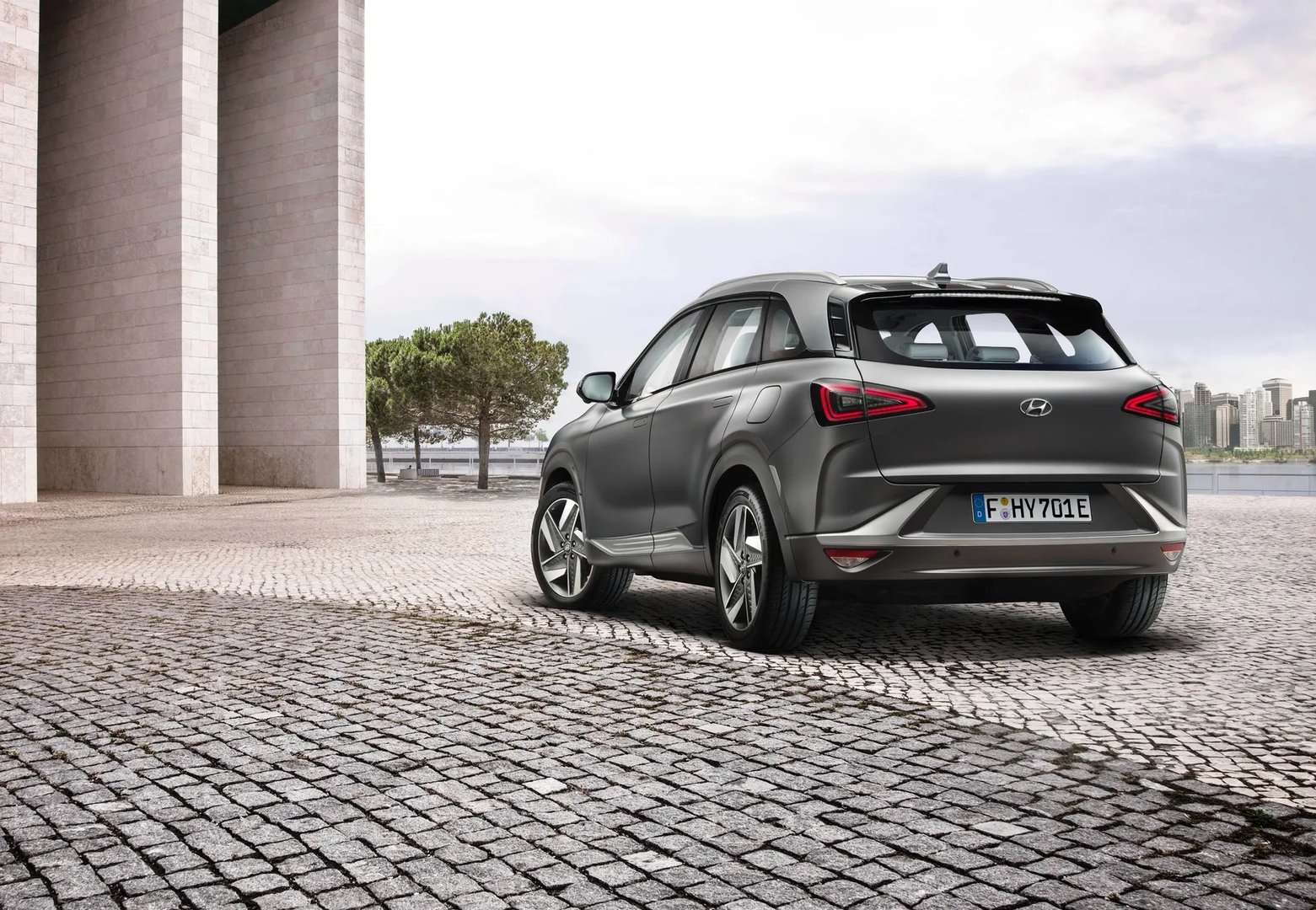 Hyundai_Nexo_1_generation__SUV_5-doors__9.jpg