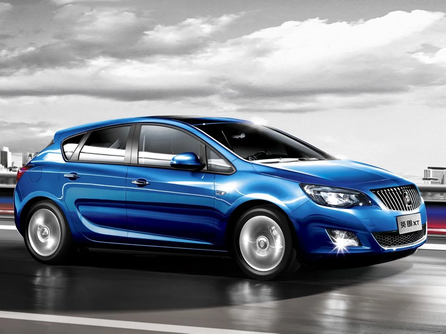 1 generation, restyling 