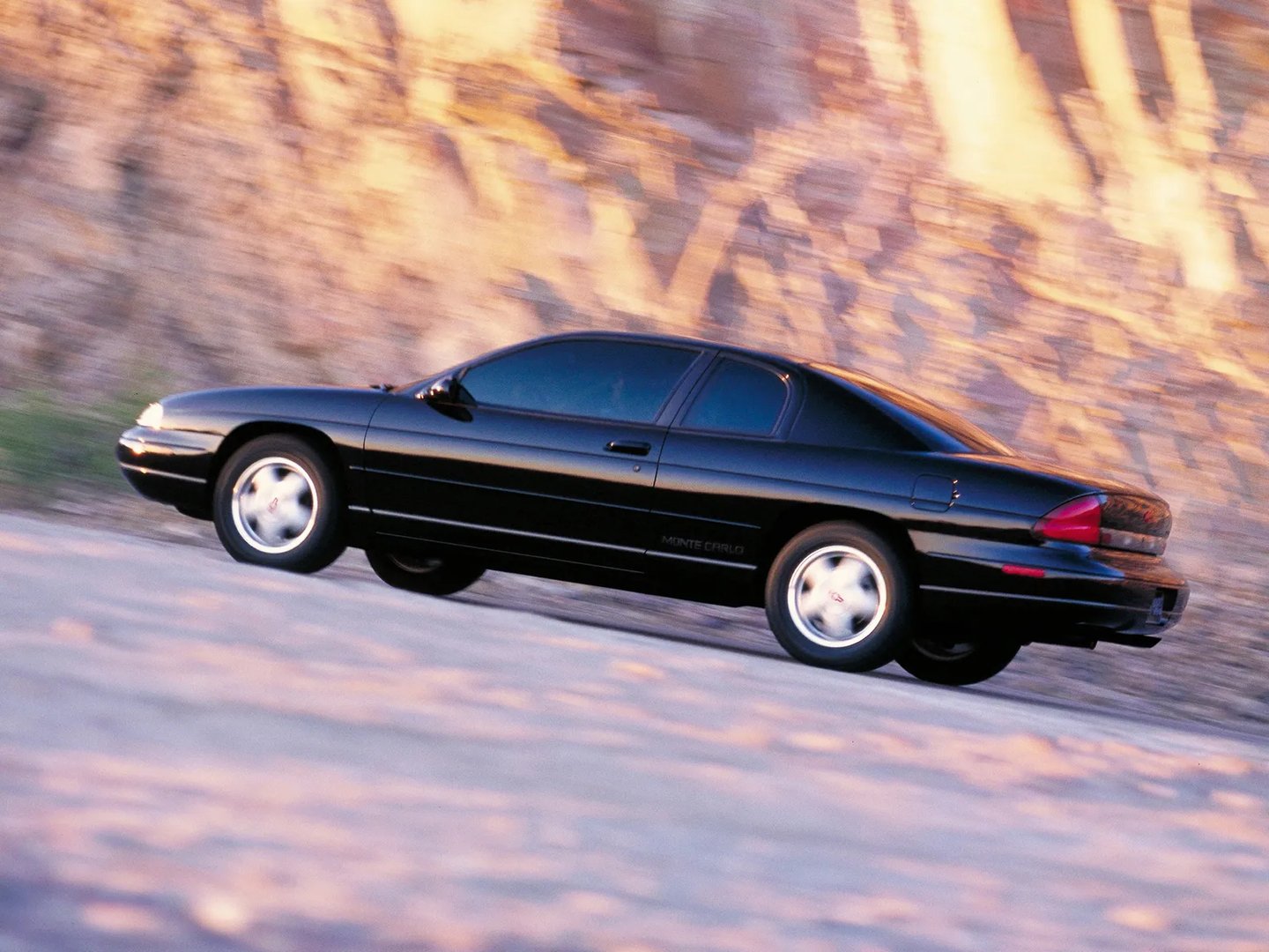 Chevrolet_Monte_Carlo_5_generation__Coupe__2.jpg
